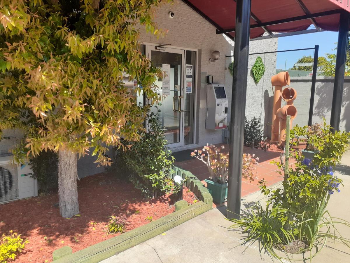 Crest Motor Inn Queanbeyan Eksteriør bilde