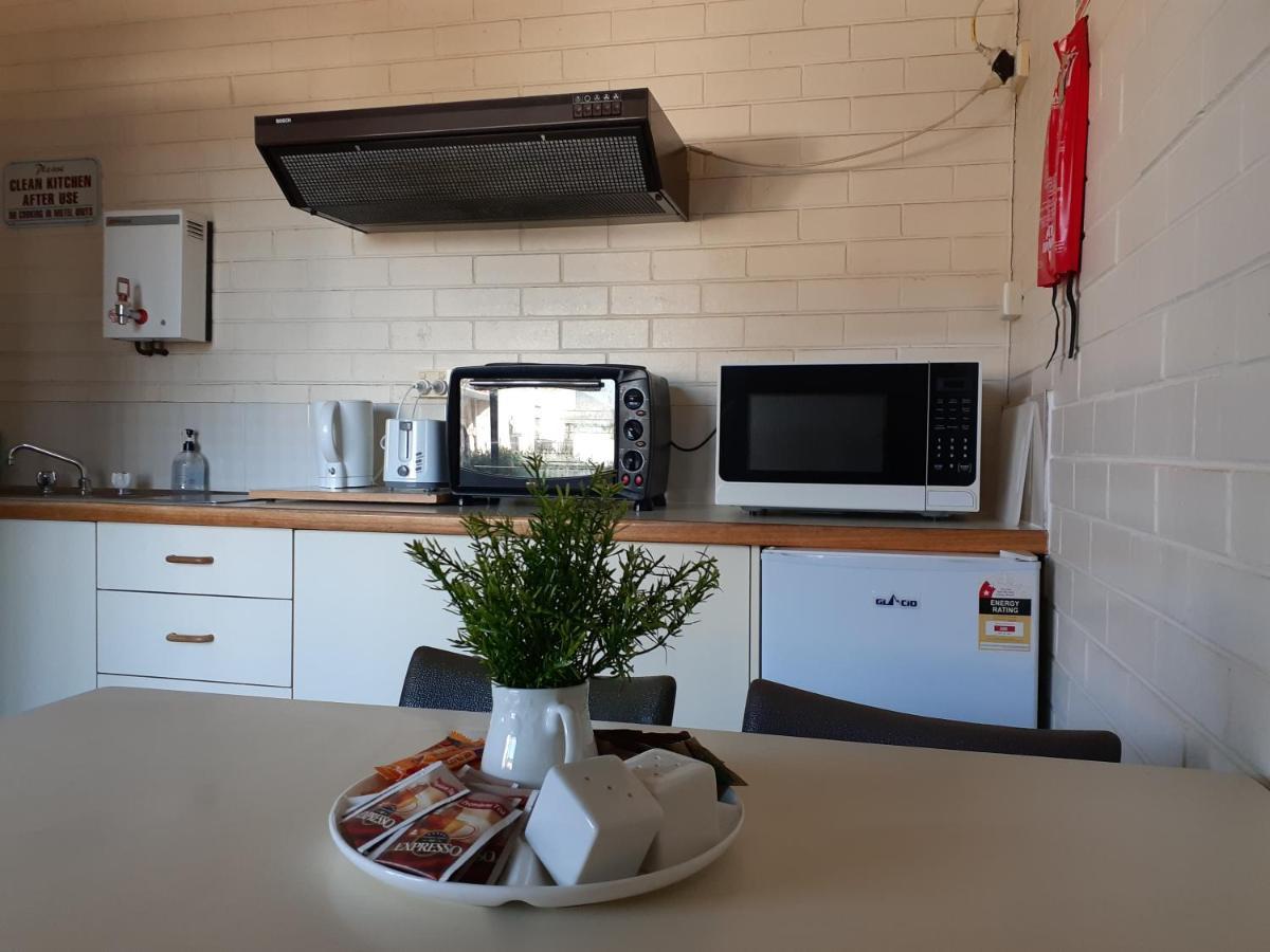 Crest Motor Inn Queanbeyan Eksteriør bilde