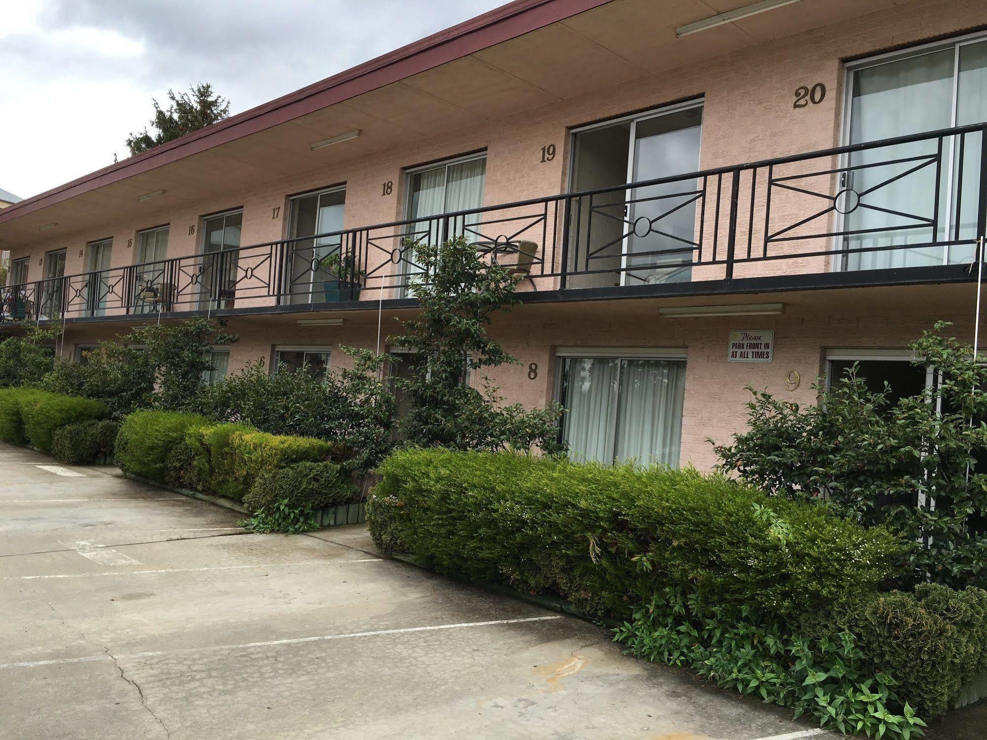 Crest Motor Inn Queanbeyan Eksteriør bilde