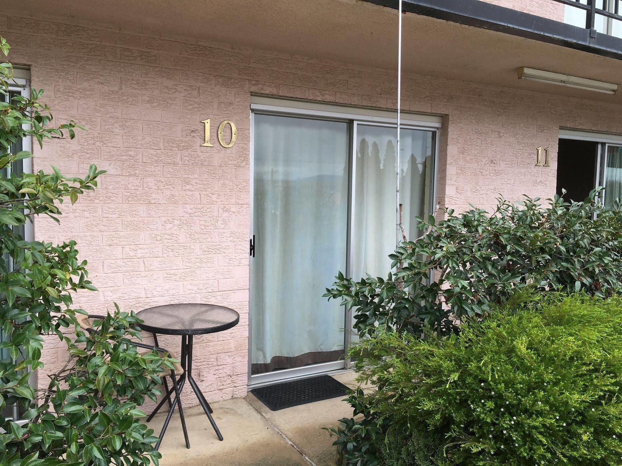 Crest Motor Inn Queanbeyan Eksteriør bilde