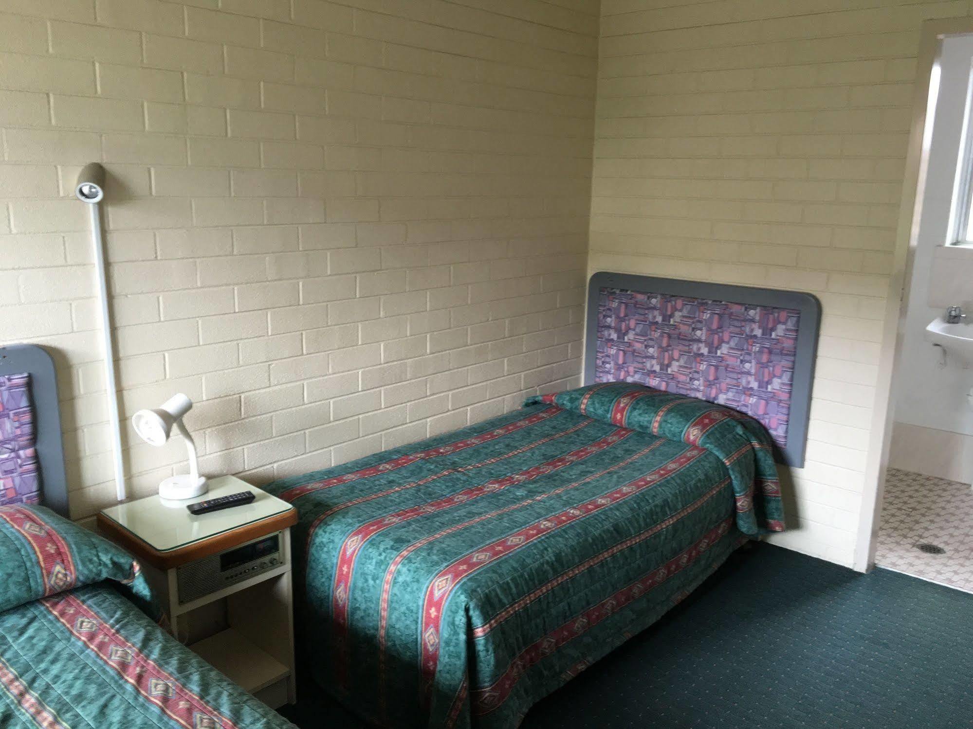 Crest Motor Inn Queanbeyan Eksteriør bilde